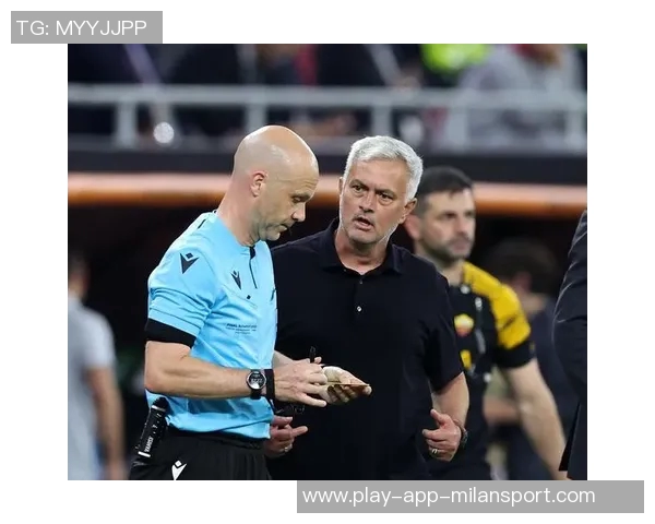 泰勒回忆欧联决赛遭围堵经历称并无重大误判影响比赛结果 泰勒回忆欧联决赛遭围堵经历称并无重大误判影响比赛结果