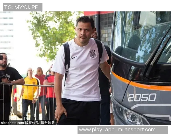 C罗个人净资产突破14亿美元成为全球足坛首位亿万富翁