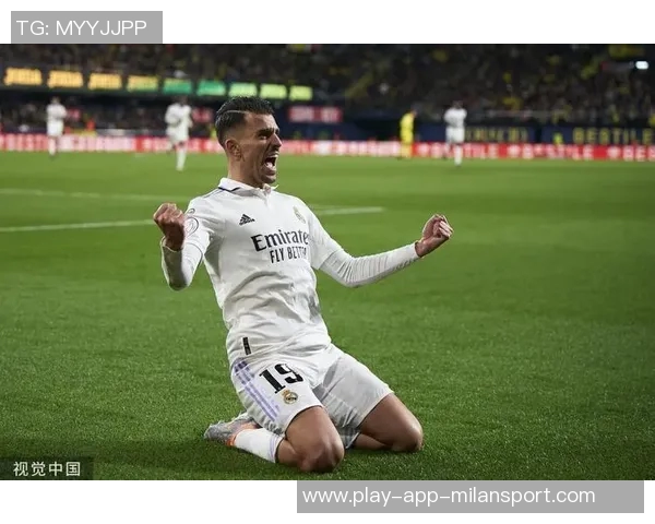 黄潜球员怒斥裁判判罚维尼修斯跳跃行为质疑红牌不公正