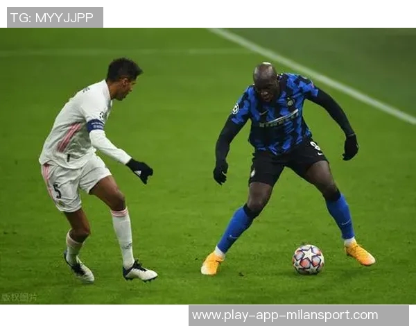 今日趣图:布鲁诺踢中卫真能行吗他的能力让人怀疑 今日趣图:布鲁诺踢中卫真能行吗他的能力让人怀疑