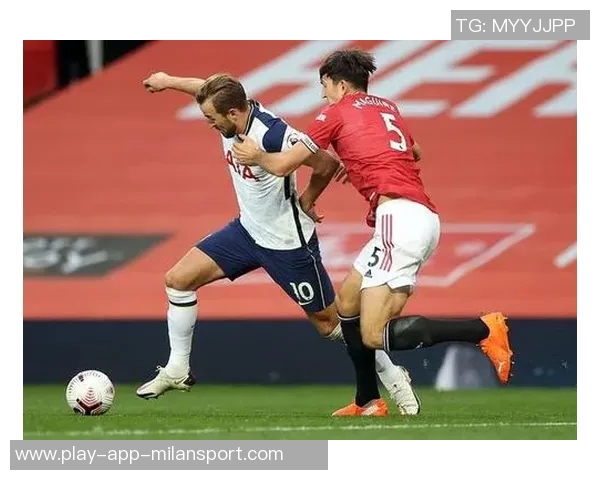 曼联冬窗前将与梅努齐尔克泽进行重要谈判探讨转会事宜 曼联冬窗前将与梅努齐尔克泽进行重要谈判探讨转会事宜