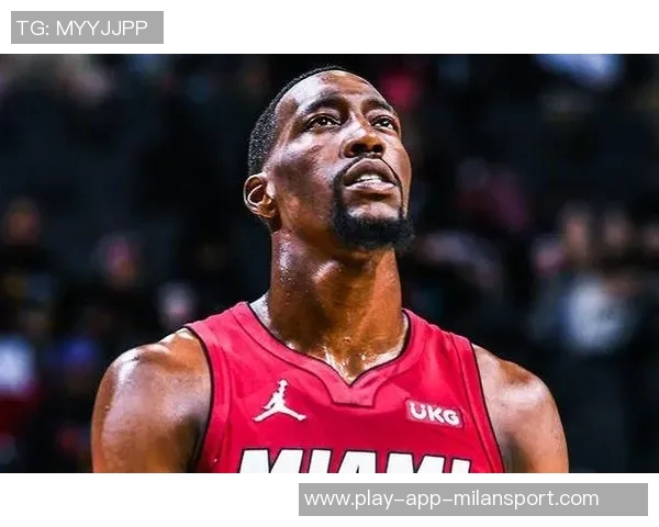 瓦塞尔强势挡拆助攻文班三步后仰跳投决胜最后一攻 瓦塞尔强势挡拆助攻文班三步后仰跳投决胜最后一攻