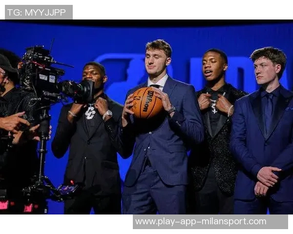 弗拉格在比赛中表现出色成为历史第二年轻的15分5板5助球员仅次于詹姆斯 弗拉格在比赛中表现出色成为历史第二年轻的15分5板5助球员仅次于詹姆斯