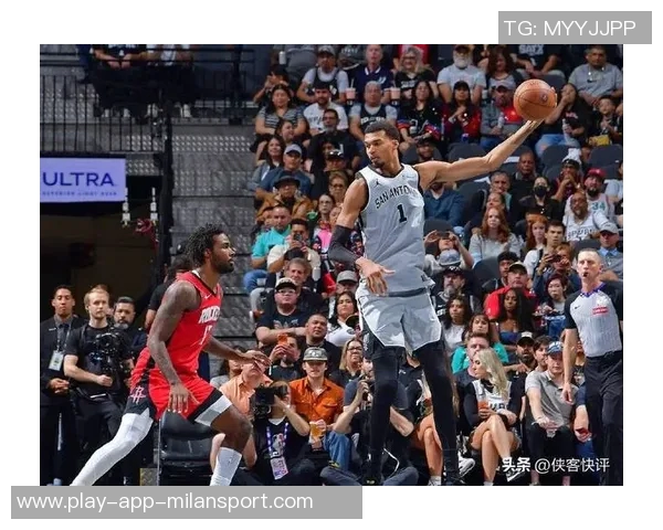 杜兰特谈马刺防守策略称意外包夹需传球精准避免失误 杜兰特谈马刺防守策略称意外包夹需传球精准避免失误