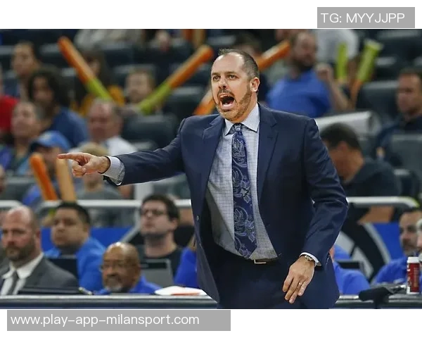 基德赞扬凯莱布马丁在防守和进攻中的出色表现与创造机会能力